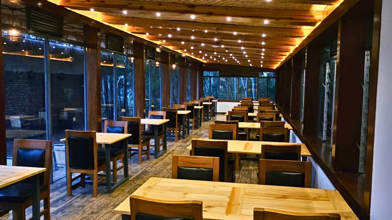 Private forest dinner setup at Jungle Park Restaurant